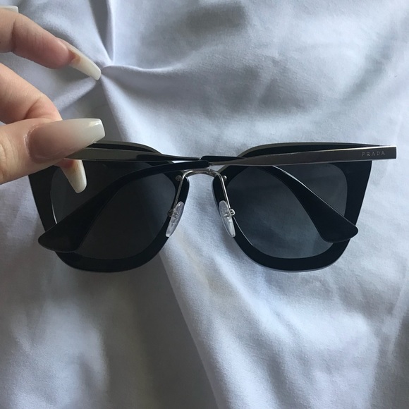 black/silver prada sunglasses - Picture 6 of 7
